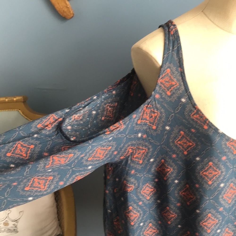 Torrid slate blue & orange long sleeves, cold shoulder top size 1 - Picture 2 of 9